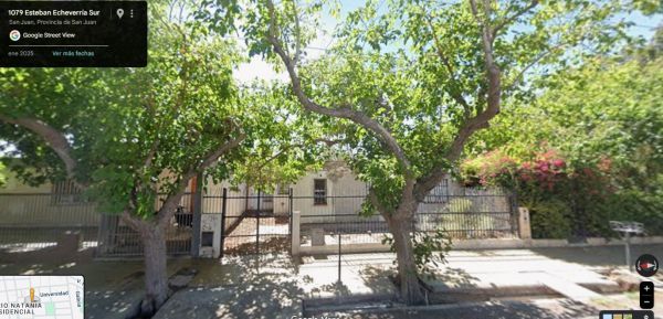 Casa en Esteban Echeverria Sur 1034
